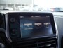 Peugeot 2008 1.2 PureTech Allure | Panoramadak | Stoelverwarming | Trekhaak | Achteruitrijcamera | Navigatie | Apple carplay | Lichtmetalen velgen | Climate control | Cruise control |