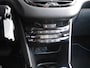 Peugeot 2008 1.2 PureTech Allure | Panoramadak | Stoelverwarming | Trekhaak | Achteruitrijcamera | Navigatie | Apple carplay | Lichtmetalen velgen | Climate control | Cruise control |