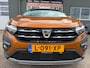 Dacia Sandero Stepway 1.0 TCe 100 Bi-Fuel Comfort met parkeersensoren / camera en bluetooth telefoon / media en navigatie en airco