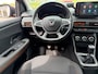 Dacia Sandero Stepway 1.0 TCe 100 Bi-Fuel Comfort met parkeersensoren / camera en bluetooth telefoon / media en navigatie en airco