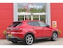 Alfa Romeo Tonale 1.3T PHEV 280PK EDIZIONE BUSINESS | AFNEEMBARE TREKHAAK | ALL SEASON BANDEN | PREMIUM PACK: LEDEREN BEKLEDING/GEVENTILEERDE VOORSTOELEN/4-VOUDIG ELEKTRISCH VERSTELBARE LENDESTEUN VOORSTOELEN/HOOGGLANS ZWARTE RAAMOMLIJSTING/AMBIENT LIGHTING | TECHNOLOGY PACK: PAARKEERWAARSCHUWING VOOR ACHTER ZIJKANT/AUTOMATISCHE INPARKEERHULP MET EXIT ASSIST/360° CAMERA/AUTONOMOUS DRIVING LEVEL 2 MET O.A. ADAPTIVE CRUISE CONTROL/BLIND SPOT DETECTION/AUTOMATISCH DIMMENDE BUITENSPIEGELS/ELEKTRISCH BEDIENBARE ACHTERKLEP/DRAADLOZE TELEFOONLADER | WINTERPACK: STOELVERWARMING VOOR/STUURVERWARMING/VERWARMBARE RUITENSPROEIERS | HARMAN KARDON SOUND SYSTEM | DRAADLOZE APPLE CARPLAY/ANDROID AUTO | NAVIGATIE | 20" LICHTMETALEN VELGEN "GRAPHITE GREY" |