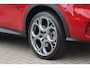 Alfa Romeo Tonale 1.3T PHEV 280PK EDIZIONE BUSINESS | AFNEEMBARE TREKHAAK | ALL SEASON BANDEN | PREMIUM PACK: LEDEREN BEKLEDING/GEVENTILEERDE VOORSTOELEN/4-VOUDIG ELEKTRISCH VERSTELBARE LENDESTEUN VOORSTOELEN/HOOGGLANS ZWARTE RAAMOMLIJSTING/AMBIENT LIGHTING | TECHNOLOGY PACK: PAARKEERWAARSCHUWING VOOR ACHTER ZIJKANT/AUTOMATISCHE INPARKEERHULP MET EXIT ASSIST/360° CAMERA/AUTONOMOUS DRIVING LEVEL 2 MET O.A. ADAPTIVE CRUISE CONTROL/BLIND SPOT DETECTION/AUTOMATISCH DIMMENDE BUITENSPIEGELS/ELEKTRISCH BEDIENBARE ACHTERKLEP/DRAADLOZE TELEFOONLADER | WINTERPACK: STOELVERWARMING VOOR/STUURVERWARMING/VERWARMBARE RUITENSPROEIERS | HARMAN KARDON SOUND SYSTEM | DRAADLOZE APPLE CARPLAY/ANDROID AUTO | NAVIGATIE | 20" LICHTMETALEN VELGEN "GRAPHITE GREY" |