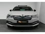 Skoda Superb Combi 1.4 TSI iV Sportline Business / Panoramadak / Elektr. verstelbare stoelen + memory / Elektr. wegklapbare trekhaak / Stoelverwarming / Ambienteverlichting / Apple Carplay - Android Auto / Achteruitrijcamera / Stuuwielverwarming / PDC / 19'' LMV / Navigatie