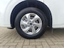 Ford E-Transit Cust. 320 L2H1 Limited 71 kWh DC | 136PK | Adaptieve Cruise | Dodehoeksensoren | 360-graden camera | Trekhaak | 5-zits | Navigatie | Direct beschikbaar! | 2 AGM-accu's