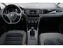 Volkswagen Golf Sportsvan 1.4 TSI Business Edition 150PK / 110kW, Verwarmbare voorstoelen, ErgoActive bestuurdersstoel met massagefunctie, navigatie, Xenon verlichting, trekhaak, parkeersensoren voor en achter (PDC), multifunctioneel lederen stuurwiel, cruise control, elektrisch verstel-, verwarm- en inklapbare buitenspiegels, bluetooth telefoonvoorbereiding, 2-zone climatronic, reservewiel etc.