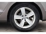 Volkswagen Golf Sportsvan 1.4 TSI Business Edition 150PK / 110kW, Verwarmbare voorstoelen, ErgoActive bestuurdersstoel met massagefunctie, navigatie, Xenon verlichting, trekhaak, parkeersensoren voor en achter (PDC), multifunctioneel lederen stuurwiel, cruise control, elektrisch verstel-, verwarm- en inklapbare buitenspiegels, bluetooth telefoonvoorbereiding, 2-zone climatronic, reservewiel etc.