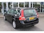 Volvo V70 T4 180PK Automaat Nordic+ | Verw. Voorstoelen | Trekhaak | PDC Achter | Verw. Voorruit | Leder |
