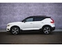 Volvo XC40 1.5 T5 Twin Engine R-Design | Plug-in Hybrid (PHEV) | Achteruitrijcamera | Parkeersensoren | Panoramadak | Keyless Entry | Elektrische Achterklep | Navigatie | Elektrisch Verstelbare Voorstoelen | Stoelverwarming