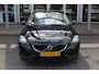 Volvo V40 T4 180PK Automaat Momentum | Org. NL | Trekhaak | PDC V+A | Climate control | 17" LMV | Bluetooth |