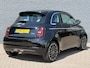 Fiat 500e La Prima 42 kWh | 321 Km WLTP| Adaptieve Cruise Control | Lane Assist | Glazen dak | JBL Audio | Navigatie | Apple Carplay | DAB | Parkeersensoren Voor & Achter | Parkeercamera | Dode Hoek Detectie |