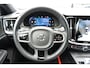 Volvo V60 2.0 B3 Plus Dark | Elektrisch Verstelbare Sportstoelen | Harman Kardon Geluidsinstallatie | Stoelverwarming | Elektrisch Inklapbare Trekhaak | Pilot Assist | Adaptieve Cruise Control
