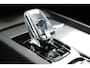 Volvo V60 2.0 B3 Plus Dark | Elektrisch Verstelbare Sportstoelen | Harman Kardon Geluidsinstallatie | Stoelverwarming | Elektrisch Inklapbare Trekhaak | Pilot Assist | Adaptieve Cruise Control