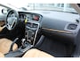 Volvo V40 T3 153PK Nordic+ | Panoramadak | Trekhaak | El. Stoel + geheugen | H&K Audio | PDC + Camera |
