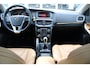 Volvo V40 T3 153PK Nordic+ | Panoramadak | Trekhaak | El. Stoel + geheugen | H&K Audio | PDC + Camera |