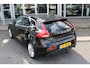 Volvo V40 T3 153PK Nordic+ | Panoramadak | Trekhaak | El. Stoel + geheugen | H&K Audio | PDC + Camera |