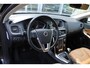 Volvo V40 T3 153PK Nordic+ | Panoramadak | Trekhaak | El. Stoel + geheugen | H&K Audio | PDC + Camera |