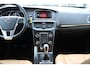 Volvo V40 T3 153PK Nordic+ | Panoramadak | Trekhaak | El. Stoel + geheugen | H&K Audio | PDC + Camera |