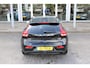 Volvo V40 T3 153PK Nordic+ | Panoramadak | Trekhaak | El. Stoel + geheugen | H&K Audio | PDC + Camera |