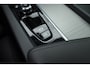 Volvo XC60 2.0 T6 Plug-in hybrid AWD Plus Dark | Pano-dak | Trekhaak | Adap. Cruise | 360 camera | Dodehoek (Blis)