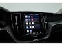 Volvo XC60 2.0 T6 Plug-in hybrid AWD Plus Dark | Pano-dak | Trekhaak | Adap. Cruise | 360 camera | Dodehoek (Blis)