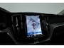 Volvo XC60 2.0 T6 Plug-in hybrid AWD Plus Dark | Pano-dak | Trekhaak | Adap. Cruise | 360 camera | Dodehoek (Blis)