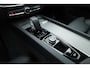 Volvo XC60 2.0 T6 Plug-in hybrid AWD Plus Dark | Pano-dak | Trekhaak | Adap. Cruise | 360 camera | Dodehoek (Blis)