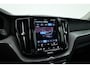 Volvo XC60 2.0 T6 Plug-in hybrid AWD Plus Dark | Pano-dak | Trekhaak | Adap. Cruise | 360 camera | Dodehoek (Blis)