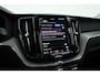 Volvo XC60 2.0 T6 Plug-in hybrid AWD Plus Dark | Pano-dak | Trekhaak | Adap. Cruise | 360 camera | Dodehoek (Blis)