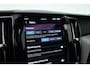 Volvo XC60 2.0 T6 Plug-in hybrid AWD Plus Dark | Pano-dak | Trekhaak | Adap. Cruise | 360 camera | Dodehoek (Blis)