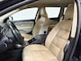 Volvo V70 2.0 146pk Momentun Trekhaak 1500kg/ Leer/ Cruise/ Spoiler/ LMV/ PDC