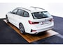 BMW 3-Serie Touring 320d Business Edition Plus Sport Line - Active Cruise Control - Sportstoelen - Hifi - Comfort Access - Active Guard Plus - Live Cockpit Professional - Active Guard Plus - Elektrisch verwarmde voorstoelen -
