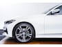 BMW 3-Serie Touring 320d Business Edition Plus Sport Line - Active Cruise Control - Sportstoelen - Hifi - Comfort Access - Active Guard Plus - Live Cockpit Professional - Active Guard Plus - Elektrisch verwarmde voorstoelen -