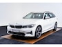 BMW 3-Serie Touring 320d Business Edition Plus Sport Line - Active Cruise Control - Sportstoelen - Hifi - Comfort Access - Active Guard Plus - Live Cockpit Professional - Active Guard Plus - Elektrisch verwarmde voorstoelen -