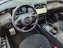 Hyundai Tucson 1.6 T-GDI HEV N Line / Elektrische achterklep / Achteruitrijcamera / Trekgewicht 1650 kg / Adaptief cruise control / Stuur- & Stoelverwarming / Draadloze telefoon lader / Apple Carplay Android Auto / Krell Audio Systeem / Keyless Entry/Start /