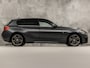 BMW 1-Serie 118i M Sport High Executive Automaat (GROOT NAVI, M PAKKET, LEDER, STOELVERWARMING, SPORTSTOELEN, GETINT GLAS, PARKEERSENSOREN, CRUISE, NIEUWSTAAT)