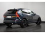 Volvo XC60 Plus Black Edition Recharge Plug-In Hybrid AWD | Luchtvering | HU-Display | Trekhaak | 360 Camera |