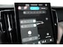 Volvo XC60 Plus Black Edition Recharge Plug-In Hybrid AWD | Luchtvering | HU-Display | Trekhaak | 360 Camera |
