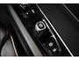 Volvo XC60 Plus Black Edition Recharge Plug-In Hybrid AWD | Luchtvering | HU-Display | Trekhaak | 360 Camera |