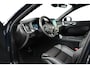 Volvo XC60 Plus Black Edition Recharge Plug-In Hybrid AWD | Luchtvering | HU-Display | Trekhaak | 360 Camera |