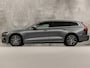Volvo V60 2.0 T6 Recharge AWD Sport 391Pk Automaat (APPLE CARPLAY, GROOT NAVI, CAMERA, LEDER, GETINT GLAS, SPORTSTOELEN, ELEK ACHTERKLEP, NIEUWE APK, NIEUWSTAAT)