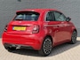 Fiat 500e La Prima 42 kWh | 321Km WLTP| Adaptieve Cruise Control | Lane Assist | Glazen dak | JBL Audio | Navigatie | Apple Carplay | DAB | Parkeersensoren Voor & Achter | Parkeercamera | Dode Hoek Detectie |
