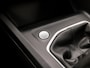 Volkswagen Golf 1.5 TSI Sport (APPLE CARPLAY, GROOT NAVI, 4 CILINDER, STUUR/STOELVERWARMING, PARKEERSENSOREN, SPORTSTOELEN, KEYLESS, GETINT GLAS, NIEUWSTAAT)
