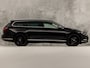 Volkswagen Passat Variant 1.4 TSI ACT Highline R 150Pk Automaat (VIRTUAL COCKPIT, APPLE CARPLAY, BLACK PACK, CAMERA, STOELVERWARMING, LEDER/ALCANTARA, GETINT GLAS, KEYLESS, ADAPTIVE CRUISE, NIEUWSTAAT)