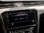 Volkswagen Passat Variant 1.4 TSI ACT Highline R 150Pk Automaat (VIRTUAL COCKPIT, APPLE CARPLAY, BLACK PACK, CAMERA, STOELVERWARMING, LEDER/ALCANTARA, GETINT GLAS, KEYLESS, ADAPTIVE CRUISE, NIEUWSTAAT)
