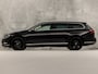 Volkswagen Passat Variant 1.4 TSI ACT Highline R 150Pk Automaat (VIRTUAL COCKPIT, APPLE CARPLAY, BLACK PACK, CAMERA, STOELVERWARMING, LEDER/ALCANTARA, GETINT GLAS, KEYLESS, ADAPTIVE CRUISE, NIEUWSTAAT)