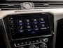 Volkswagen Passat Variant 1.4 TSI ACT Highline R 150Pk Automaat (VIRTUAL COCKPIT, APPLE CARPLAY, BLACK PACK, CAMERA, STOELVERWARMING, LEDER/ALCANTARA, GETINT GLAS, KEYLESS, ADAPTIVE CRUISE, NIEUWSTAAT)