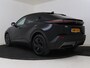 Toyota C-HR / C-HR+ First Edition 77 kWh | BTW voertuig | 18" | dodehoek detectie | Stoel+stuurverwarming | Parkeersensoren voor+achter | Elektrische achterklep |