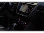 Volkswagen Tiguan 1.4 TSI eHybrid HUD Leer Navi Memory seats Elektr. bedienbare achterklep Climate voor en achter PDC LM velgen