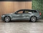 Volvo V60 T8 AWD Recharge Plus Dark | Trekhaak | Harman Kardon | Adaptieve Cruise Control | Stoelverwarming voor+achter | Stuurwielverwarming | 360 Camera | Pilot Assist | BLIS Dode Hoek Detectie | Elektrische voorstoelen geheugen | Lederen bekleding | Zitting verlenging voorstoelen | Lederen dashboard | Google Infotainment | Keyless Drive | Parkeersensoren voor+achter | Privacy Glass | Elektrisch bedienbare achterklep | DAB Radio | Apple Carplay/Android Auto | Volvo On Call met mobiele App functie | Forest Lake Metallic |