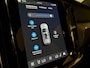 Volvo V60 T8 AWD Recharge Plus Dark | Trekhaak | Harman Kardon | Adaptieve Cruise Control | Stoelverwarming voor+achter | Stuurwielverwarming | 360 Camera | Pilot Assist | BLIS Dode Hoek Detectie | Elektrische voorstoelen geheugen | Lederen bekleding | Zitting verlenging voorstoelen | Lederen dashboard | Google Infotainment | Keyless Drive | Parkeersensoren voor+achter | Privacy Glass | Elektrisch bedienbare achterklep | DAB Radio | Apple Carplay/Android Auto | Volvo On Call met mobiele App functie | Forest Lake Metallic |